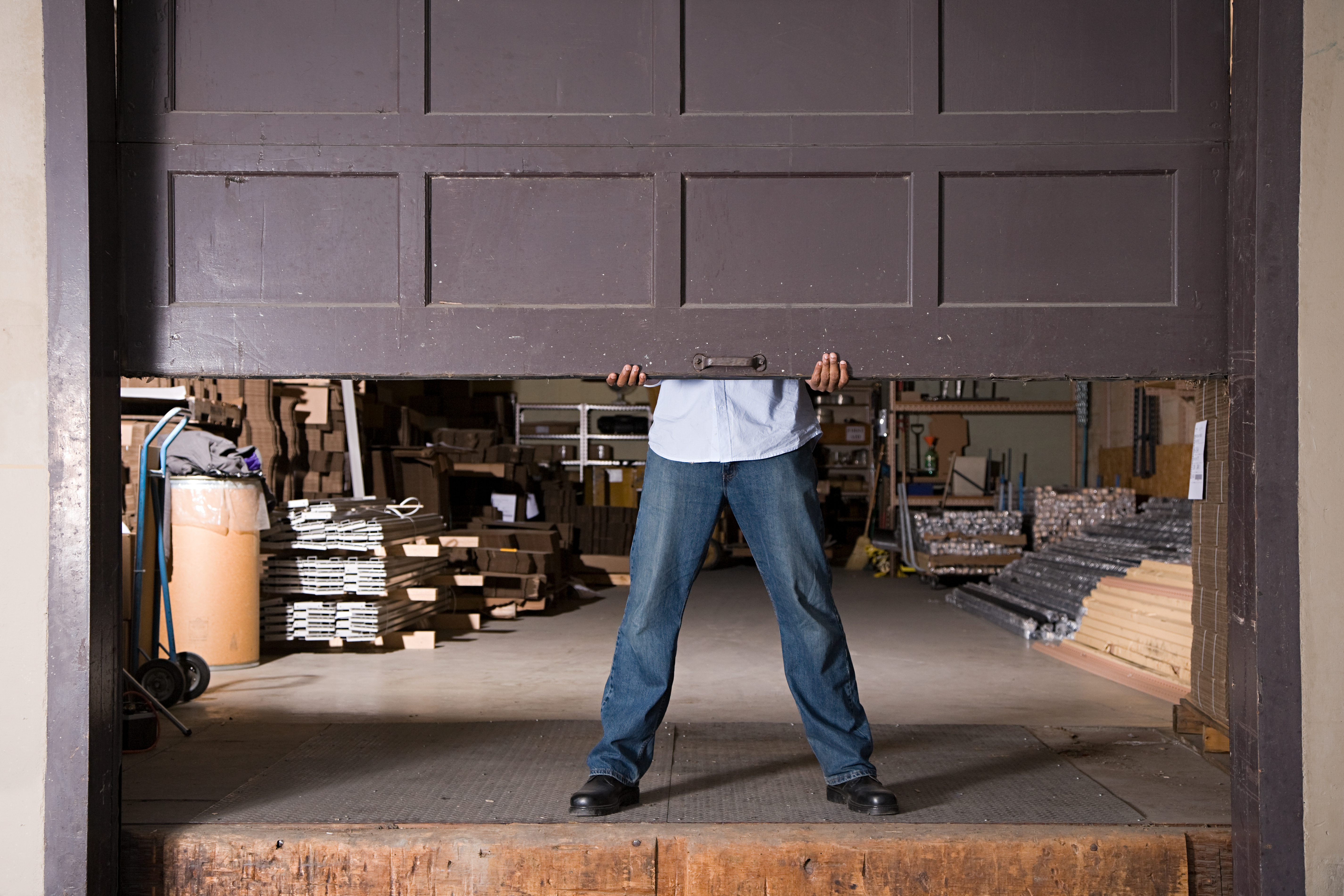 Emergency garage door repair Calgary 24/7